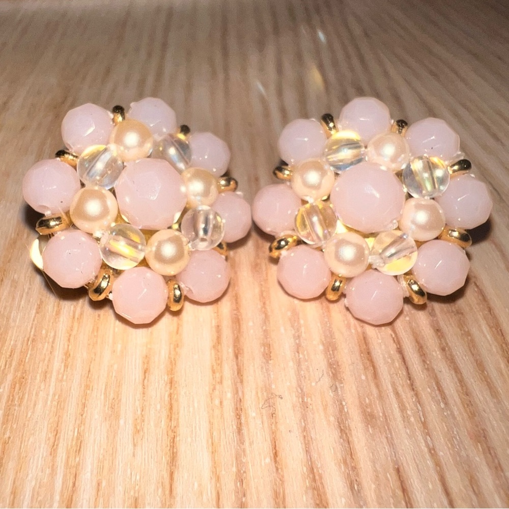 Vintage Pink Glass Bead Pearl Cluster Clip On Earrings Gold Floral Statement - Picture 6 of 10